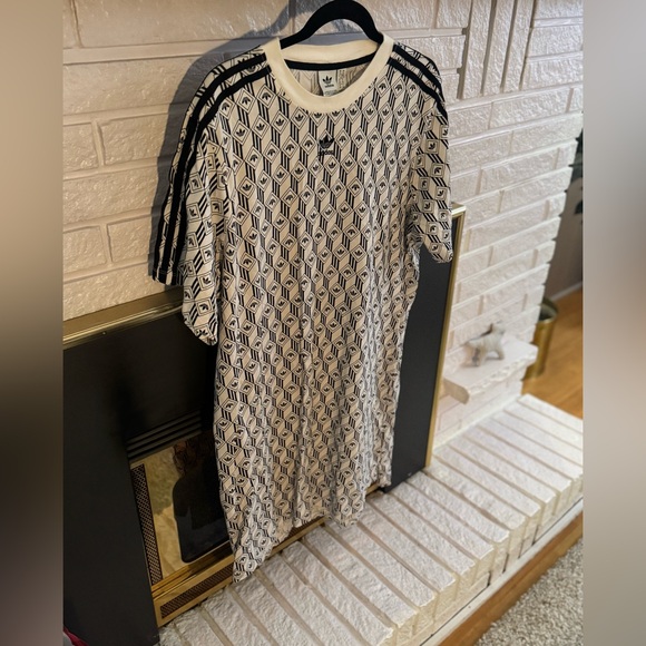 Adidas Logo T-shirt Dress XL - Picture 4 of 6